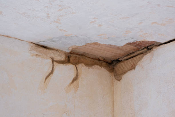 Water damage restoration process in Pine Lawn, MO